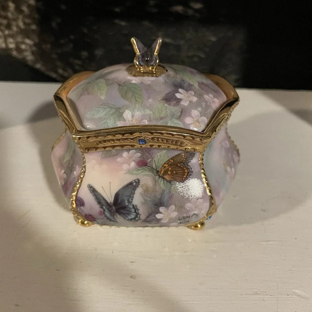 Lena Liu Ardleigh Elliott Signed Music Box‎ Wind Beneath My Wings